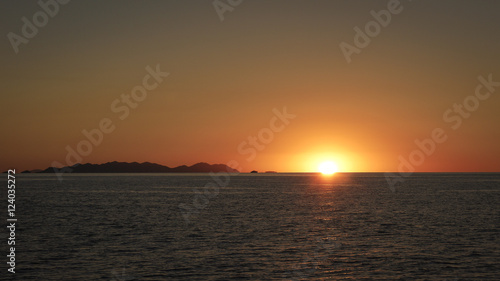 Sonnenuntergang in den Whitsunday Islands  Queensland in Australien 