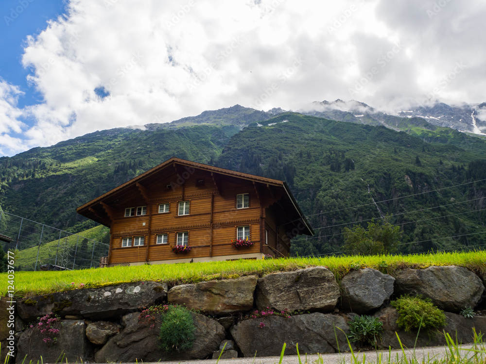 casa por la zona de Meiringen Suiza, en el verano de 2016 OLYMPUS DIGITAL CAMERA casa por la zona de Meiringen Suiza, en el verano de 2016 OLYMPUS DIGITAL CAMERA