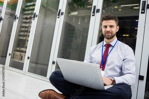 Technician using laptop © WavebreakMediaMicro