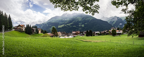 vista panorámica de Täsh en Suiza, verano de 2016 OLYMPUS DIGITAL CAMERA