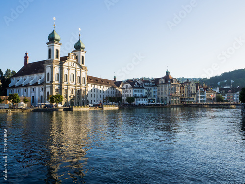 Iglesia de los Jesuitas del siglo XVII , el primer edificio religioso de Suiza de estilo barroco en Lucerna , verano de 2016, en la rivera del río Resuu OLYMPUS DIGITAL CAMERA photo