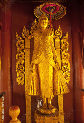 Buddha statue at Shwezigon Pagoda is one of the biggest religiou