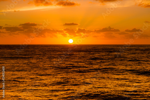 Fototapeta Naklejka Na Ścianę i Meble -  Spectacular sea sunset