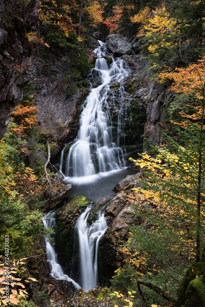 Fototapeta premium CRYSTAL CASCADE FALLS , NEW HAMPSHIRE