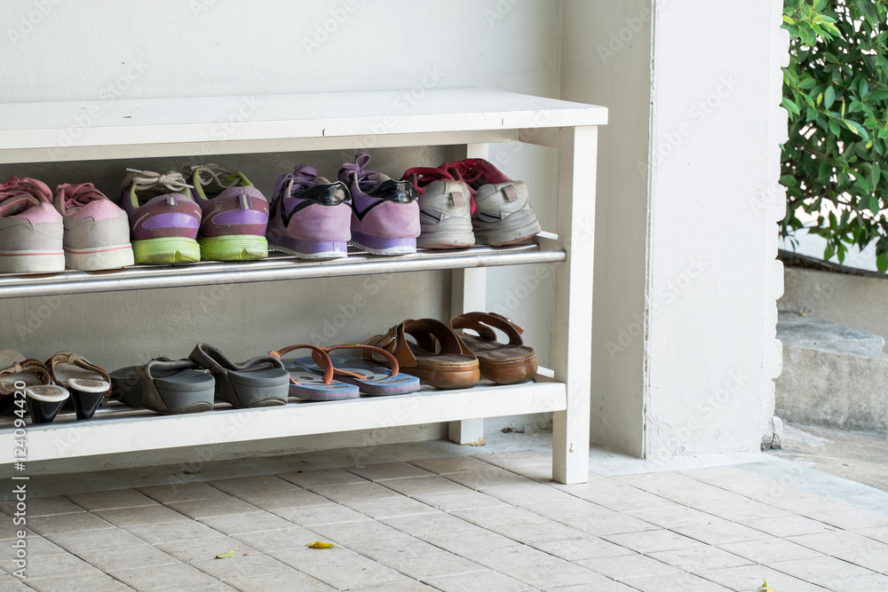 Outdoor Shoe Rack and 8 pairs of visitor shoes