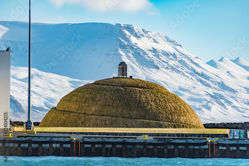 Fotografie Pufa sculpture by Olof Nordal in Reykjavik harbor, Iceland at morning of MARCH 24, 2016