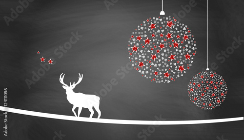 Weihnachtsmotiv mit Weihnachtsschmuck, Sternen und Hirsch auf Schiefertafel