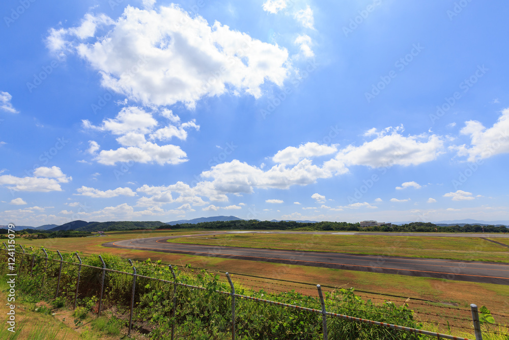 青空と岡山空港