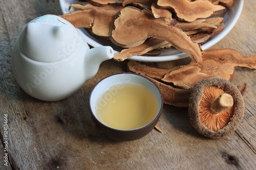 Ganoderma lucidum hot tea