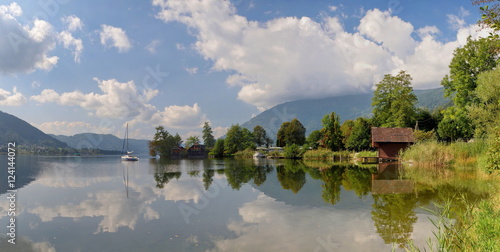 Der Ossiacher See bei Steindorf / Kärnten / Österreich photo