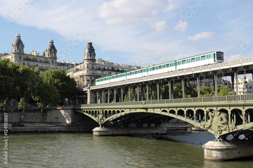 Paris, Pont de Bir Hakeim © ArTo