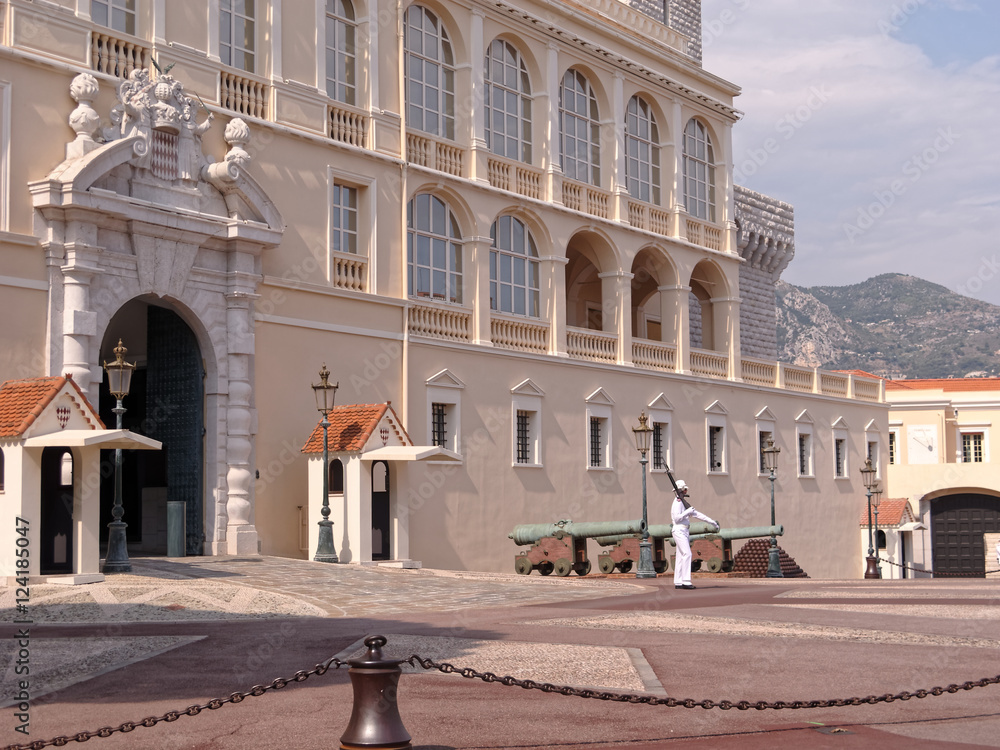 Obraz premium Ronde du garde à l'entrée du palais princier de Monaco