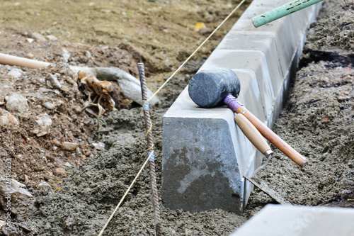 Konstfotografi Concrete curb installation