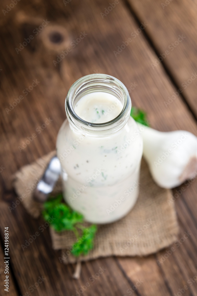 Garlic Sauce with some fresh Herbs Garlic Sauce with some fresh Herbs