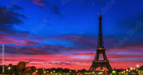 4K timelapse of Paris at sunrise with the Eiffel Tower at the Trocadero gardens