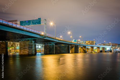 Bridge over the Potomac River at night, in Washington, DC. © jonbilous