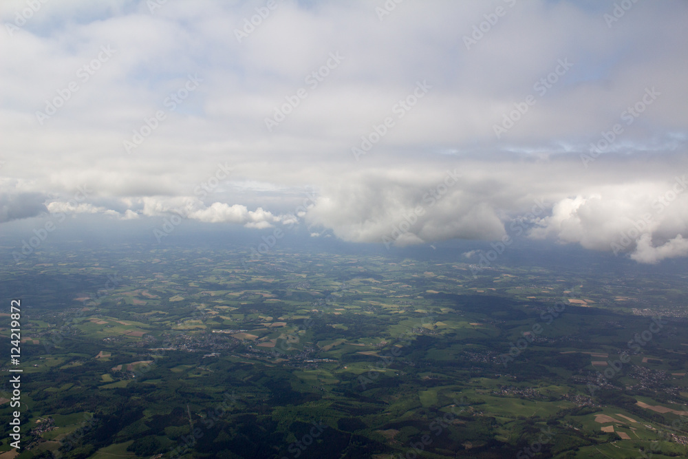 Luftaufnahme Wolken über Meer Luftaufnahme Wolken über Meer