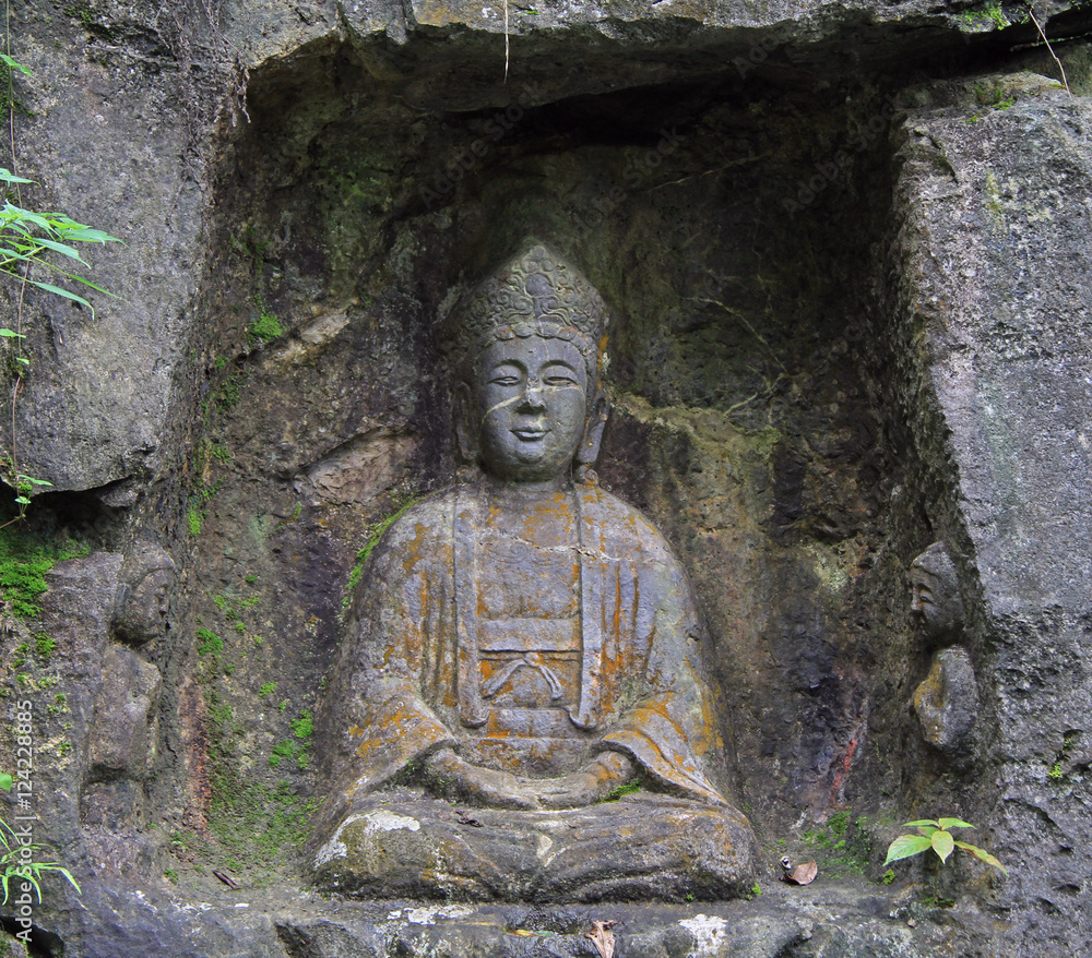 Feilai Feng grottoes with fine buddhist stone carvings