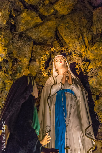 Photo apparition of the Blessed Virgin Mary in the cave of Lourdes