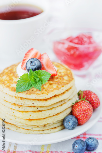 Pancakes with berries