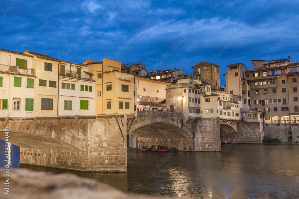Bridge Ponte Vecchio by night