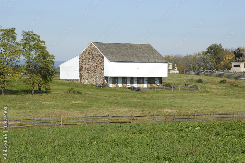 Fototapeta premium stone and wood barn