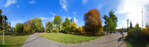 Leipzig im Herbst und seine bunten Blätter.