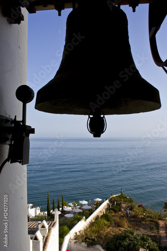 Campanario. Campanario de una iglesia con vista al mar