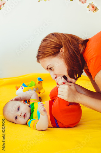 Bild auf Leinwand Joy of motherhood