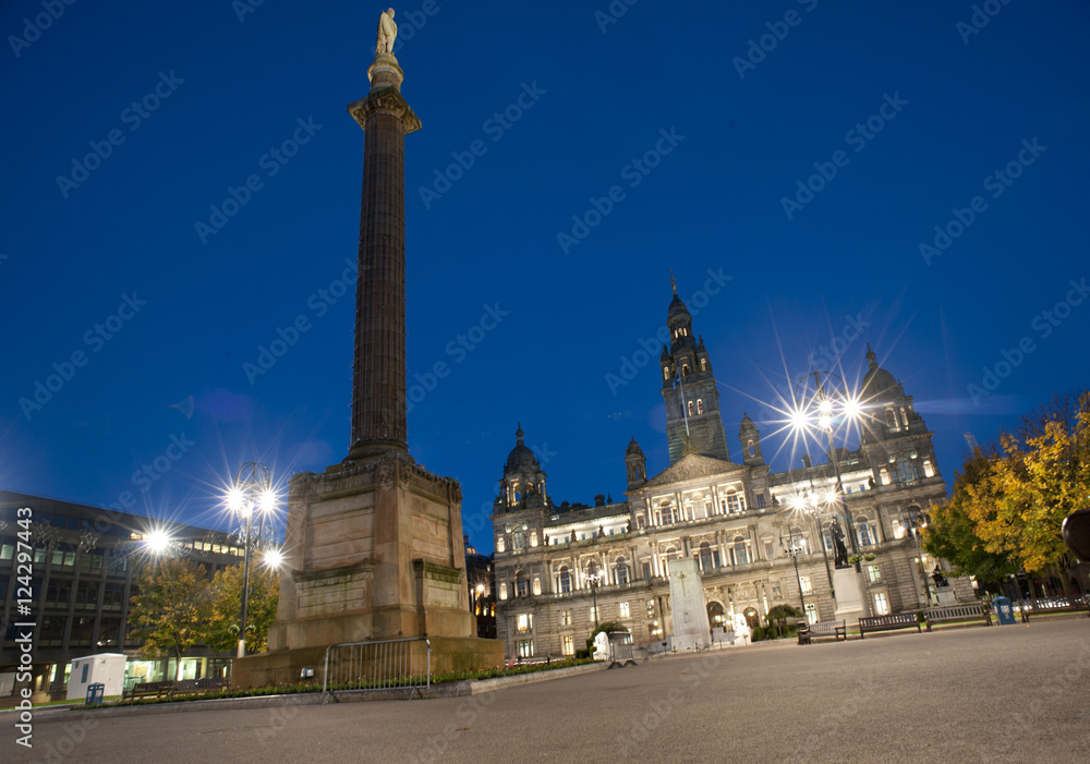 Georges Square in Glasgow at night