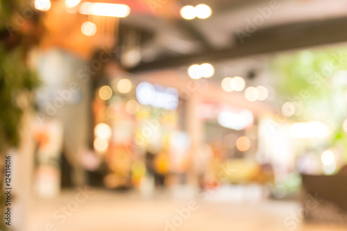 Blurred of shopping in department store with bokeh background