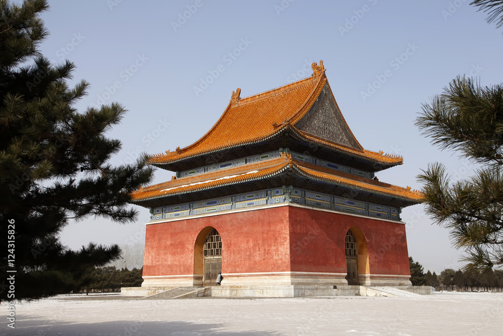 clear dangling，China in the qing dynasty emperor mausoleum