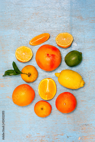 Citrus fruits - orange, lemon, lime, mandarin, grapefruit, top view © Анна Журавлева
