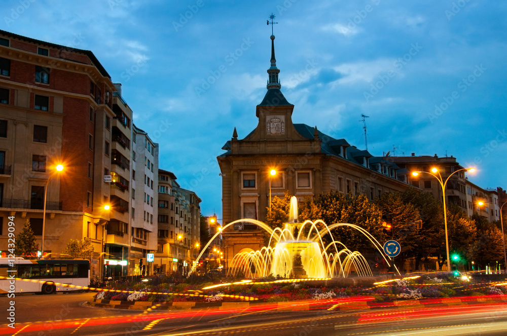 Fototapeta premium Nightlife in the center of Pamplona, Spain