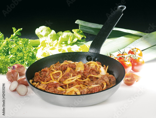 Schweigeschn Gyros mit Gemüse auf Glasplatte