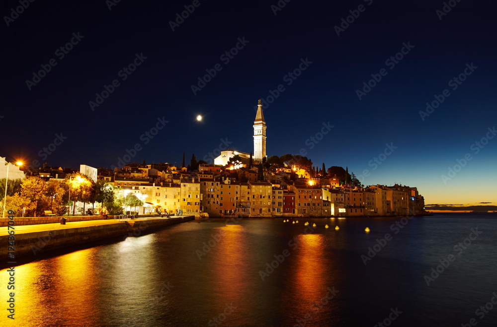 Obraz premium Rovinj bei Nacht