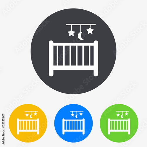Icono plano cuna con juguete movil en circulo varios colores