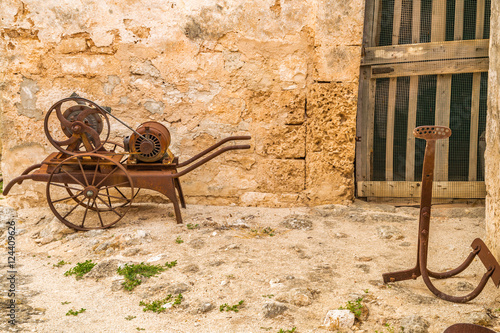 Bilde på lerret old tools in threshing floor