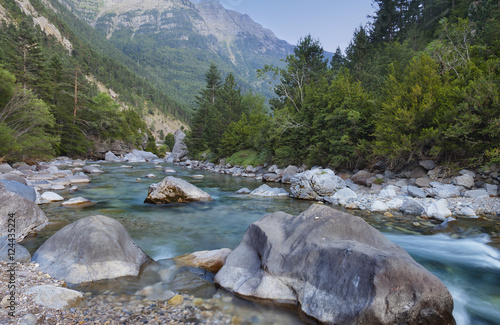 Rio Arazas en el Parque Nacional de Ordesa y Monte Perdido. Aragón, España. photo