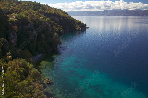 Sunny day on the shore of lake Ohrid © lenus-ss