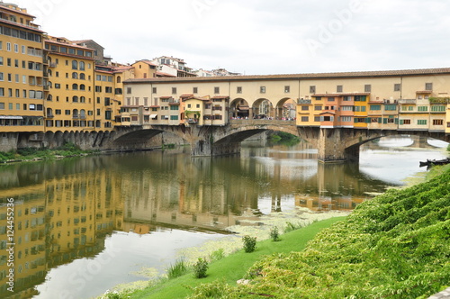 Reflejos sobre el rio Arno  Florencia