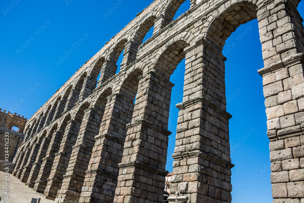 Naklejka premium antique roman aqueduct in Segovia, Castilla y Leon, Spain 