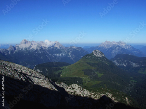 Ausblick vom Seehorn zur Kallbrunn Alm, zu Hochkranz und zu Loferer und Leoganger Steinberge