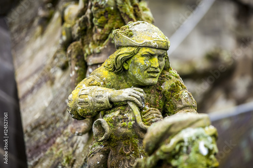 Statues of decorative and fantasy figures on the buttresses of S