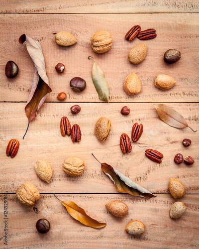 Various kinds of nutshell walnuts kernels ,hazelnuts, almond ke
