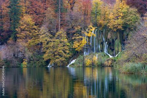 Fototapeta Naklejka Na Ścianę i Meble -  Autumn landscape and small waterfall