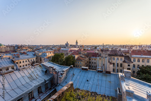 прекрасный вид с крыши Санкт-Петербурга в центре города