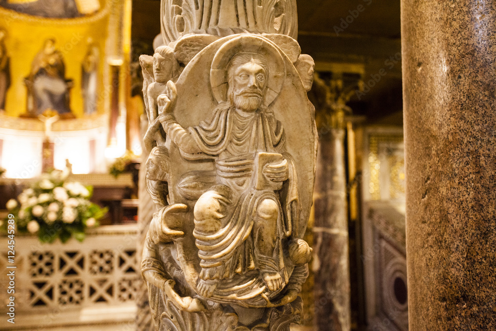 Obraz premium Interior of the Capella Palatina inside of the Palazzo dei Normanni palace in Palermo, Sicily, Italy, Europe