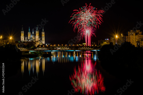 Foto fuegos artificiales fiestas pilar