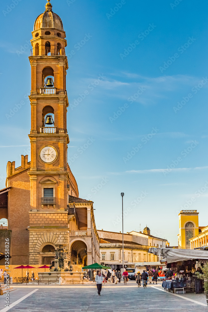 Obraz premium weekly market in the town main square